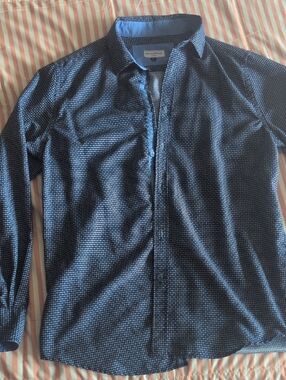 Men's Navy Micro-Pattern Long-Sleeve Button-Down Shirt